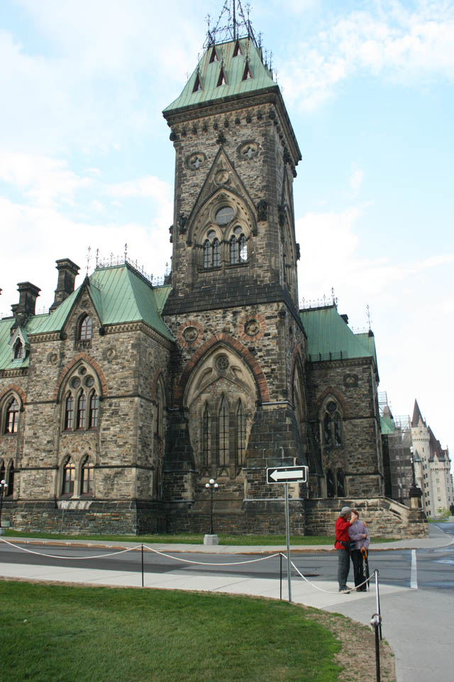 Monument pr�s du Parlement